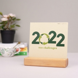 Calendar de birou 2022 cu suport de lemn - Provocari Eco_1